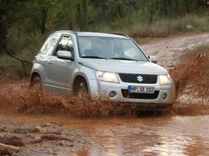 Suzuki Grand Vitara Джип/SUV 3 дв. 08.2008 - 07.2012