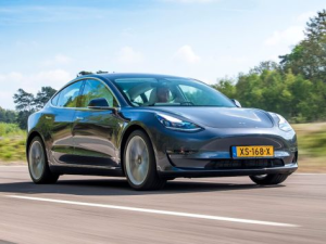 Tesla Model 3 Седан 07.2017 - 10.2023