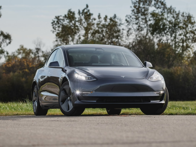 TESLA Model 3 Model 3 1 поколение Седан, 5YJ3