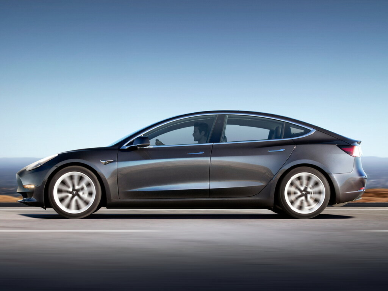TESLA Model 3 Model 3 1 поколение Седан, 5YJ3