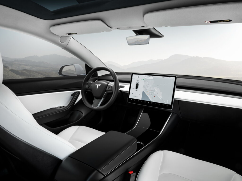TESLA Model 3 Model 3 1 поколение Седан, 5YJ3