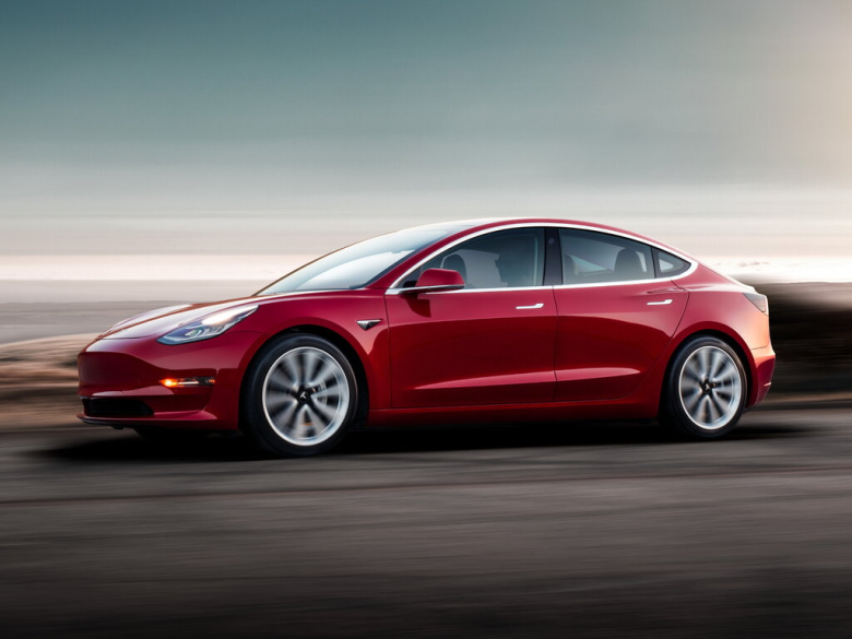 TESLA Model 3 Model 3 1 поколение Седан, 5YJ3