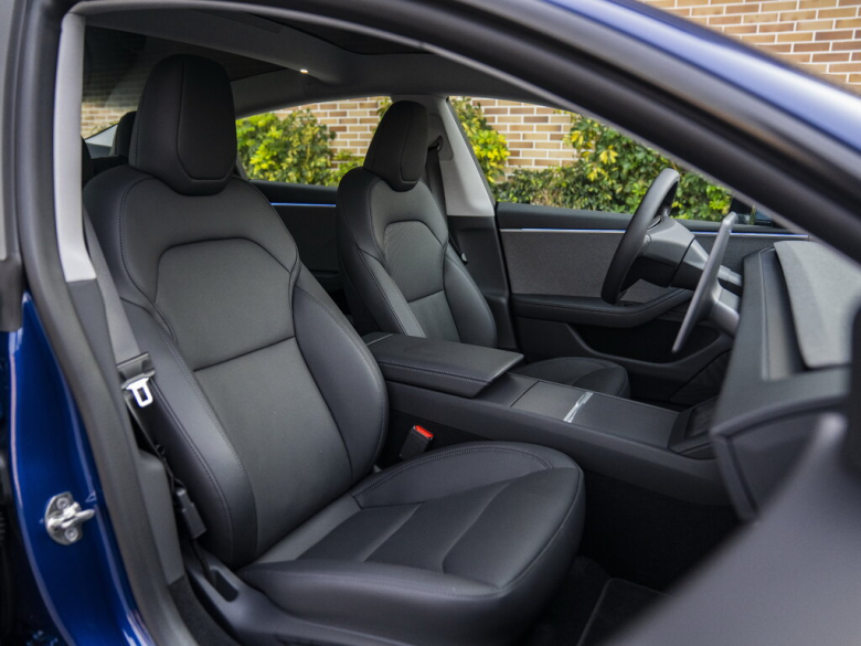 TESLA Model 3 Model 3 1 поколение, рестайлинг Седан, 5YJ3
