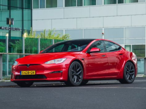 Tesla Model S Седан 01.2021 -  н.в.