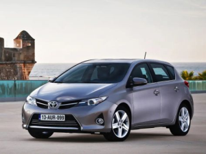 Toyota Auris (E180) Хэтчбек 5 дв., Гибрид 08.2012 - 06.2015