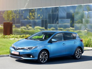 Toyota Auris (E180) Хэтчбек 5 дв., Гибрид 06.2015 - 03.2019