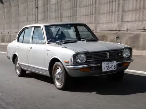 Toyota Corolla (E20) Седан 08.1972 - 11.1975