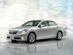 Toyota Crown (S200) Седан, Гибрид 02.2010 - 11.2012