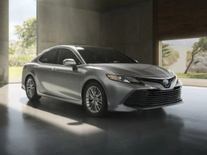 Toyota Camry (XV70) Седан, Гибрид 01.2017 - 10.2020