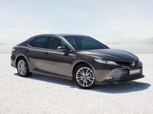 Toyota Camry (XV70) Седан, Гибрид 01.2017 - 11.2020