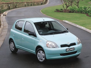Toyota Echo Хэтчбек 5 дв. 10.1999 - 11.2003