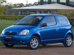 Toyota Echo Хэтчбек 3 дв. 12.2002 - 11.2005