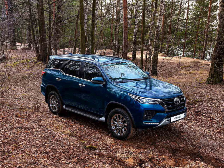 TOYOTA Fortuner Fortuner 2 поколение, рестайлинг Джип/SUV 5 дв., GUN156, TGN156