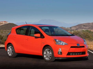 Toyota Prius C (NHP10) Хэтчбек 5 дв., Гибрид 02.2012 - 12.2014