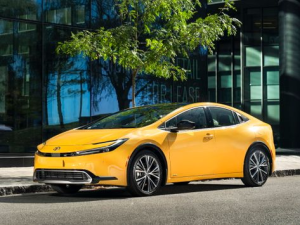 Toyota Prius (XW60) Лифтбек, Гибрид 11.2022 -  н.в.