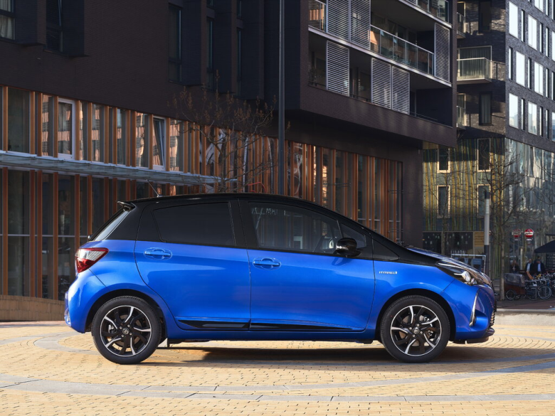 TOYOTA Yaris Yaris 3 поколение, 2-й рестайлинг Хэтчбек 5 дв., Гибрид, KSP130, NHP130, NSP131