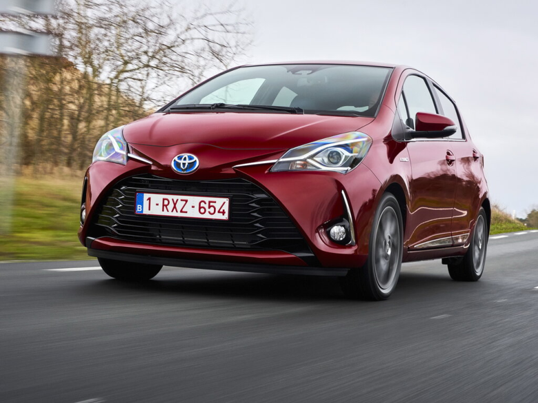TOYOTA Yaris Yaris 3 поколение, 2-й рестайлинг Хэтчбек 5 дв., Гибрид, KSP130, NHP130, NSP131
