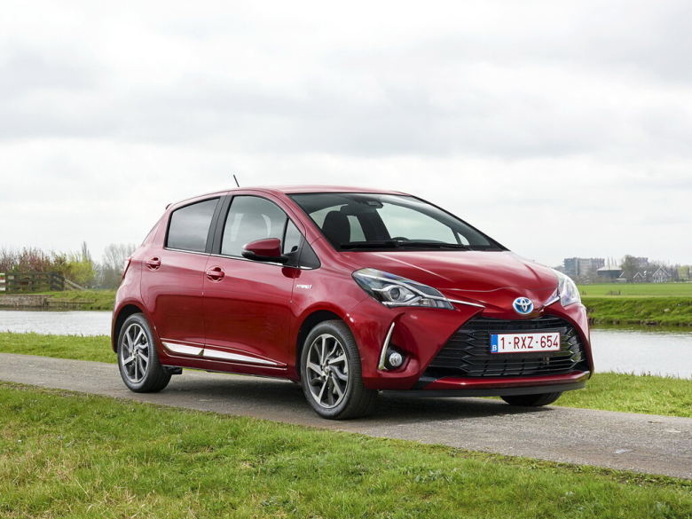 TOYOTA Yaris Yaris 3 поколение, 2-й рестайлинг Хэтчбек 5 дв., Гибрид, KSP130, NHP130, NSP131