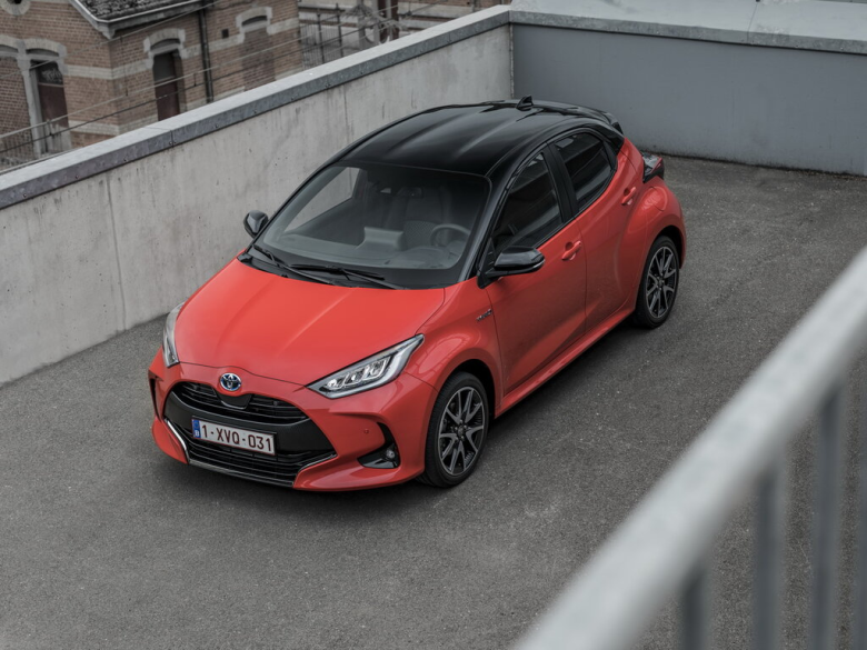 TOYOTA Yaris Yaris 4 поколение Хэтчбек 5 дв., Гибрид, KSP210, MXPA10, MXPH10