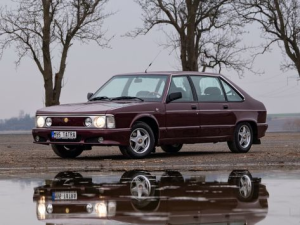 Tatra 613 (T613) Седан 04.1995 - 04.1996