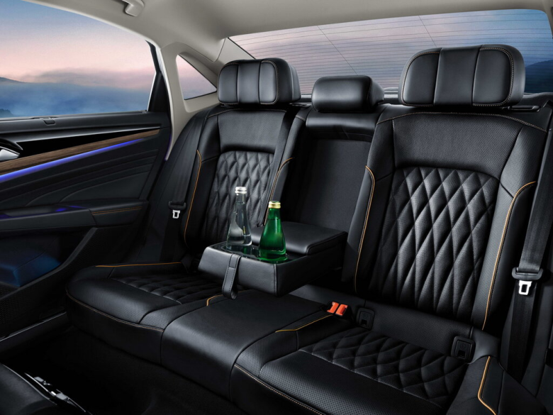 VOLKSWAGEN Passat Passat 8 поколение, рестайлинг Седан, Гибрид, 
