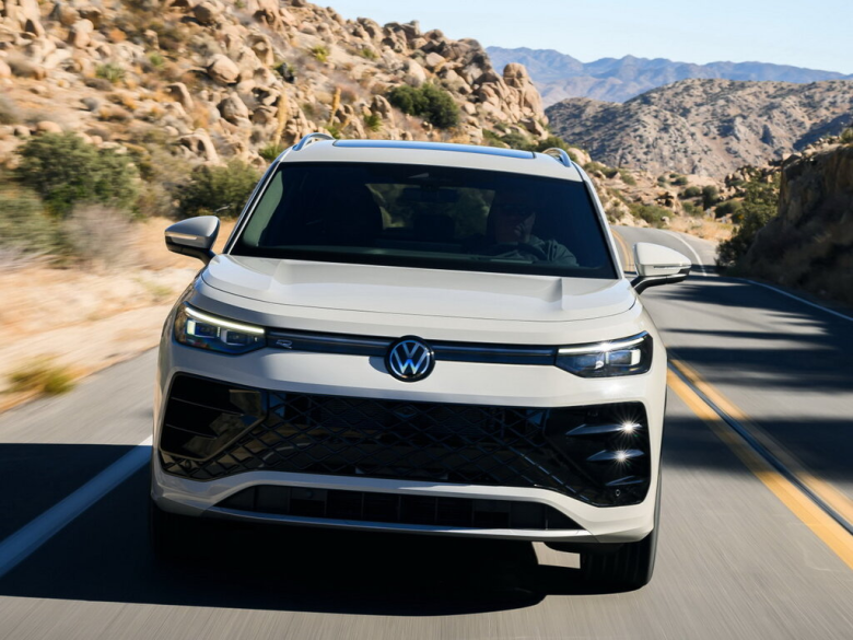 VOLKSWAGEN Tiguan Tiguan 3 поколение Джип/SUV 5 дв., 