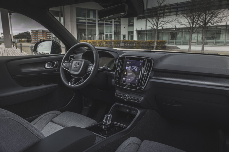 VOLVO XC40 리차지 XC40 리차지 1 поколение, рестайлинг Джип/SUV 5 дв., Гибрид, 