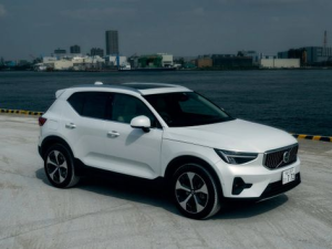 Volvo XC40 Джип/SUV 5 дв., Гибрид 07.2022 -  н.в.