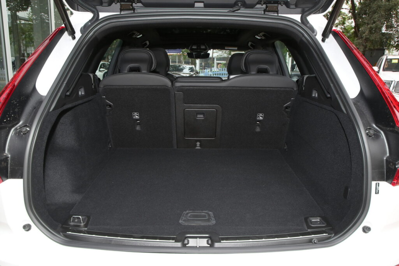 VOLVO XC60 XC60 2 поколение, рестайлинг Джип/SUV 5 дв., Гибрид, 