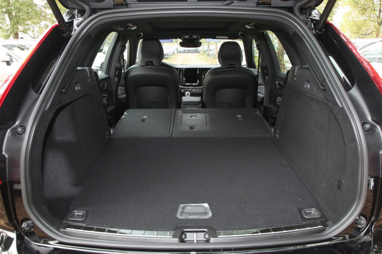 VOLVO XC60 XC60 2 поколение, рестайлинг Джип/SUV 5 дв., Гибрид, 