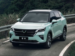 Wuling Asta Джип/SUV 5 дв., Гибрид 09.2021 -  н.в.